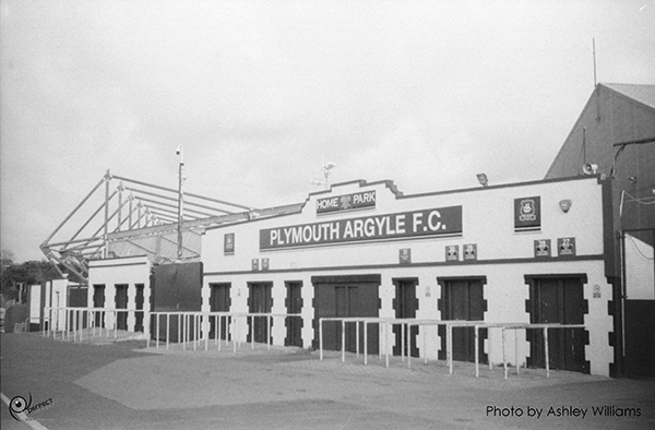 Week 13 of 52, Zeiss Contaflex | plymouth_argyle_2.jpg
