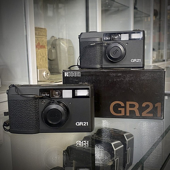 Ricoh GR21 