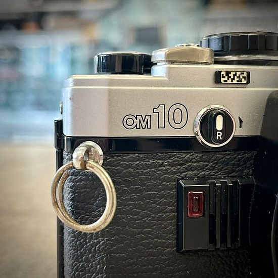 Olympus OM10 